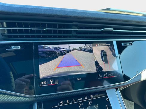 New 2026 Audi SQ7 Prestige image 23