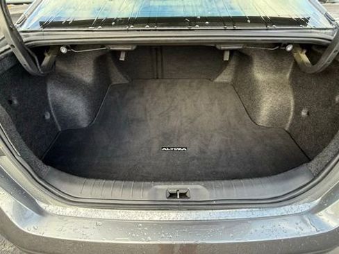 Used 2024 Nissan Altima 2.5 SV image 9