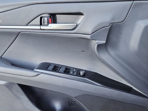 Used 2025 Toyota Camry SE image 35