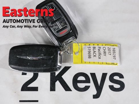 Used 2017 Chrysler Pacifica LX w/ Tire & Wheel Group FWD image 23