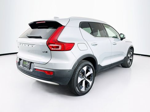 Used 2025 Volvo XC40 B5 Plus AWD/4WD image 9