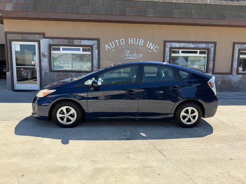 Used 2013 Toyota Prius Three w/ Solar Roof Pkg image 6