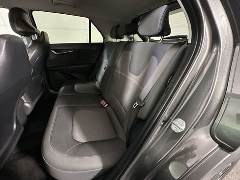 Used 2025 Kia Niro LX image 22