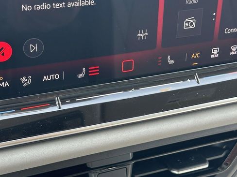 New 2026 Volkswagen Tiguan SE AWD/4WD image 24