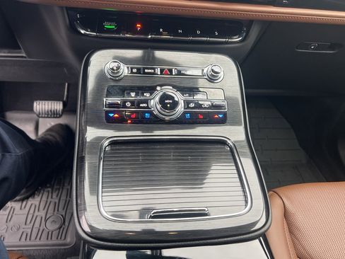 Used 2023 Lincoln Nautilus Reserve w/ Luxury Package image 19