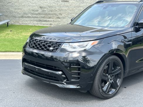 Used 2024 Land Rover Discovery Dynamic SE AWD/4WD image 11