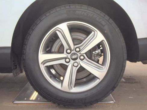 Used 2024 Ford Edge SEL w/ Convenience Package image 12