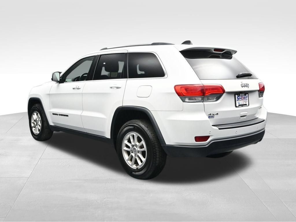 Used 2019 Jeep Grand Cherokee Laredo w/ Security & Convenience Group AWD/4WD image 3