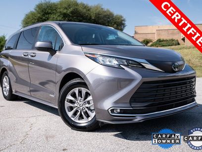 Used 2021 Toyota Sienna XLE