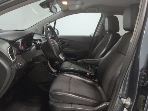 Used 2022 Chevrolet Trax LT w/ Driver Confidence Package AWD/4WD image 17
