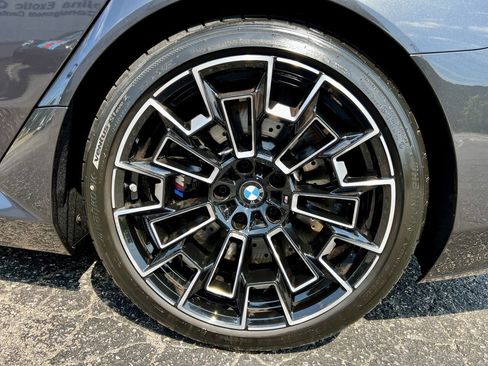 Used 2025 BMW M5 Base AWD 4dr Sedan w/ Executive Package image 15