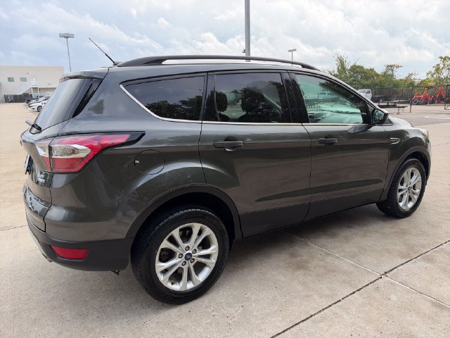 Used 2017 Ford Escape SE w/ Equipment Group 201A AWD/4WD image 5