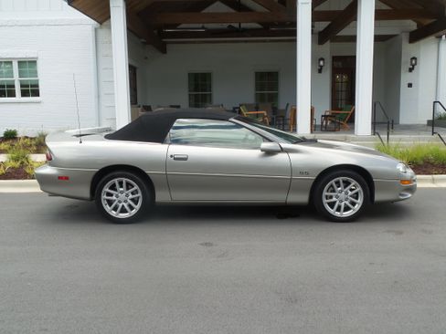 Used 2001 Chevrolet Camaro Z28 w/ SS Performance/Appearance Pkg image 27