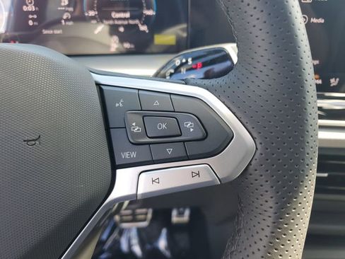 New 2026 Volkswagen Tiguan SE R-Line FWD image 22