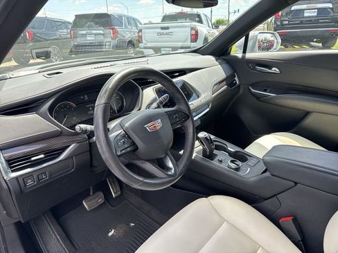 Used 2019 Cadillac XT4 Sport w/ Cold Weather Package FWD image 11