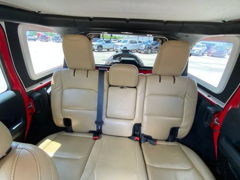 Used 2019 Jeep Wrangler Unlimited Rubicon w/ Dual Top Group AWD/4WD image 13