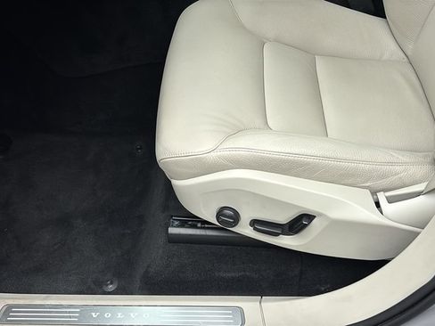 Certified 2024 Volvo XC90 B6 Plus AWD/4WD image 26