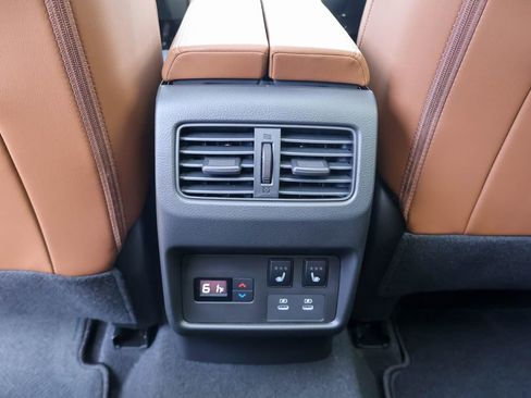 New 2026 Nissan Rogue Platinum image 17