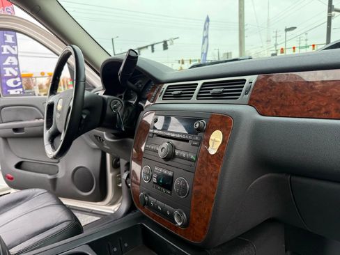 Used 2008 Chevrolet Silverado 3500 LTZ w/ EZ-Lift Tailgate Package image 25