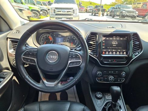 Used 2019 Jeep Cherokee Limited AWD/4WD image 17