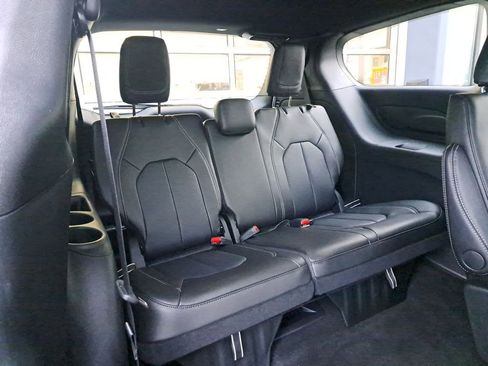 New 2026 Chrysler Pacifica Select image 16
