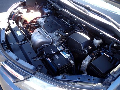 Used 2013 Toyota RAV4 XLE image 23