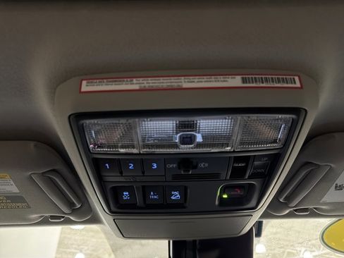 Used 2024 Toyota 4Runner Limited image 34