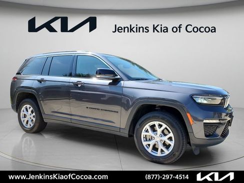 Used 2022 Jeep Grand Cherokee Limited AWD/4WD image 1