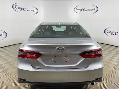 Used 2024 Toyota Camry LE FWD image 5