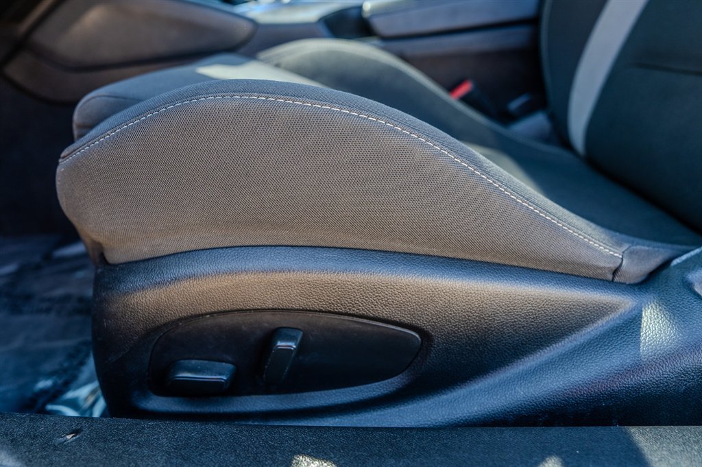 Used 2023 Chevrolet Camaro LT RWD image 27