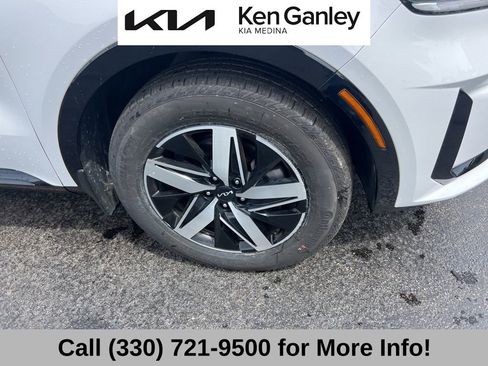 Certified 2023 Kia Sorento S w/ Panoramic Sunroof Package FWD image 22