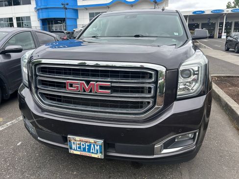 Used 2015 GMC Yukon XL SLT w/ Open Road Package AWD/4WD image 2