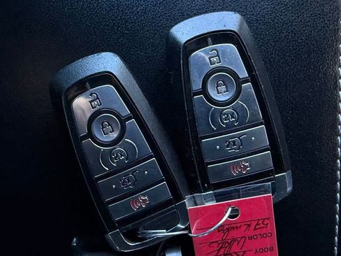 Used 2020 Ford Explorer XLT w/ Equipment Group 202A image 27