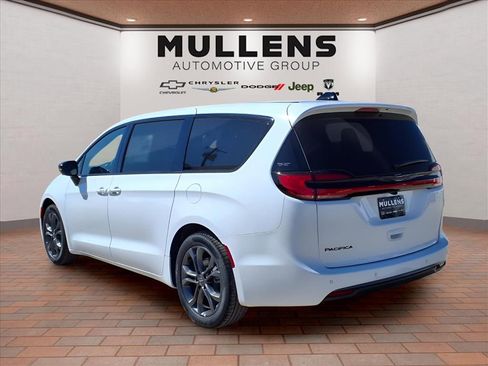 New 2026 Chrysler Pacifica Select FWD image 7