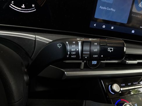 Used 2025 Hyundai Santa Fe SEL FWD image 38