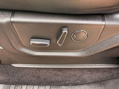 Used 2018 Ford F150 Lariat w/ Equipment Group 502A Luxury image 28