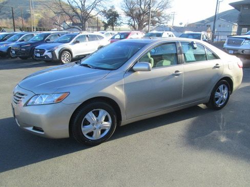 Used 2009 Toyota Camry LE image 3