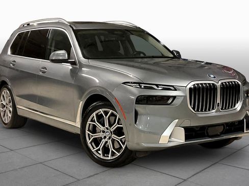 Used 2025 BMW X7 xDrive40i w/ Premium Package AWD/4WD image 2