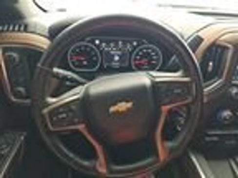 Used 2022 Chevrolet Silverado 1500 High Country w/ Technology Package AWD/4WD image 4