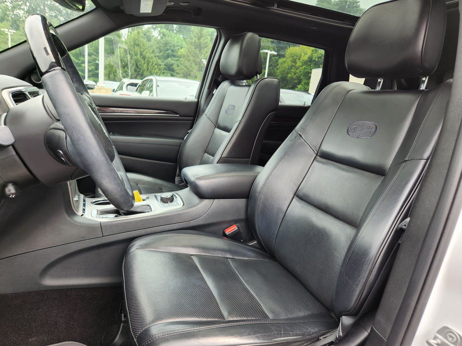 Used 2018 Jeep Grand Cherokee Overland AWD/4WD image 10
