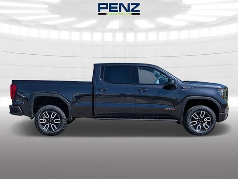 Used 2022 GMC Sierra 1500 AT4 w/ AT4 Preferred Package AWD/4WD image 8