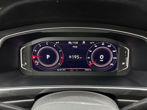 Used 2022 Volkswagen Tiguan SEL R-Line image 12