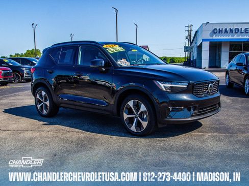 Used 2026 Volvo XC40 B5 Plus AWD/4WD image 1