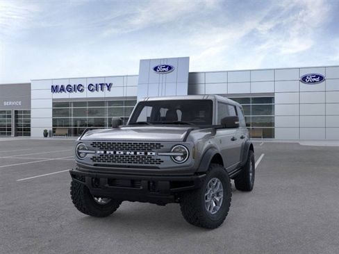 New 2025 Ford Bronco Badlands image 2
