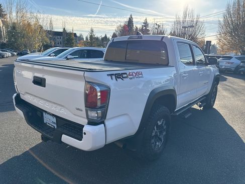 Used 2022 Toyota Tacoma TRD Off-Road image 7