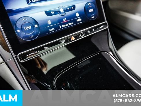Used 2023 Mercedes-Benz C 300 Sedan w/ Exclusive Trim Package image 34
