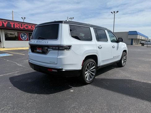 Used 2023 Jeep Grand Wagoneer Series II AWD/4WD image 4