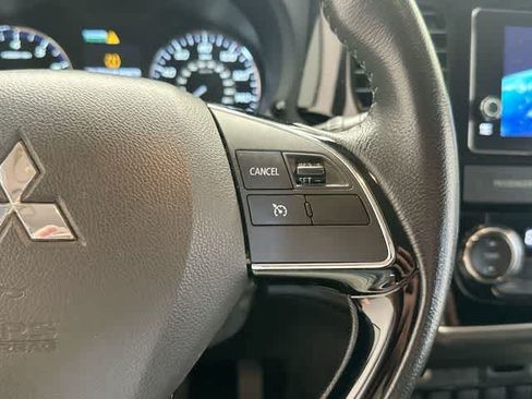 Used 2018 Mitsubishi Outlander SE AWD/4WD image 8
