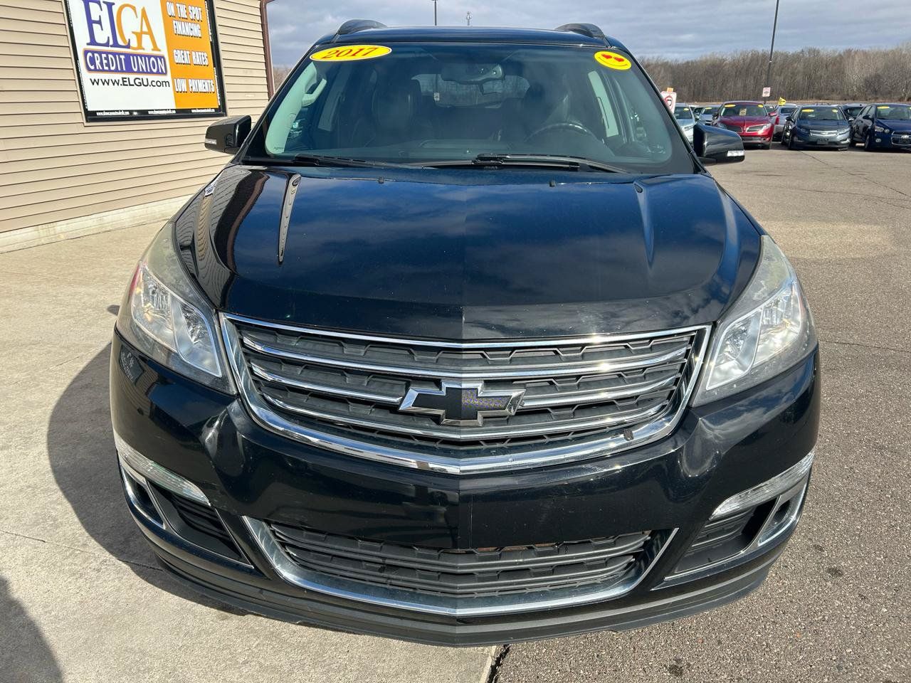Used 2017 Chevrolet Traverse LT FWD image 2
