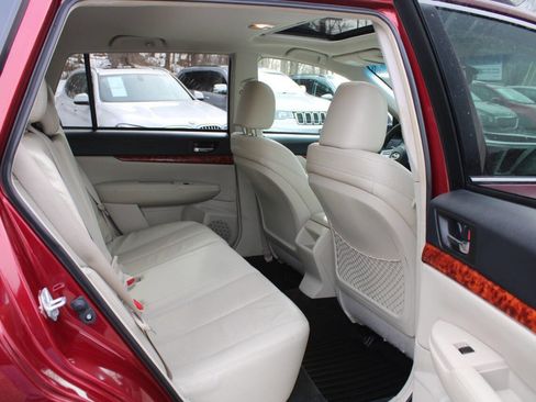 Used 2011 Subaru Outback 3.6R Limited image 28